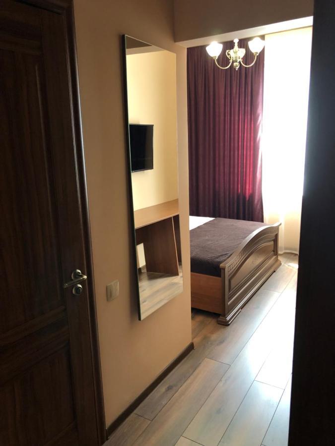 Гостевой Дом Siella Hotel Sukhumi Ngoại thất bức ảnh