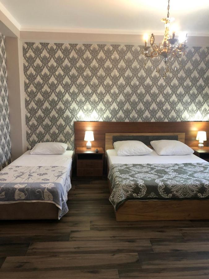 Гостевой Дом Siella Hotel Sukhumi Ngoại thất bức ảnh